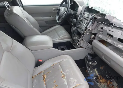 2013 Honda Pilot Touring z USA, uszkodzony, nr VIN 5FNYF4H92DB020706